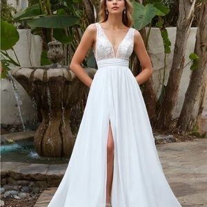 Elegant White Sleeveless Dress